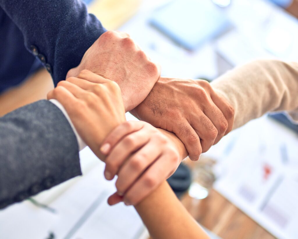 I professionisti dello studio Kopras durante una consulenza